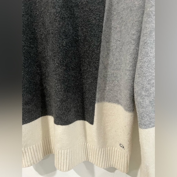 Calvin Klein women s classic asymmetrical check sweater gray black beige size S - Picture 3 of 10